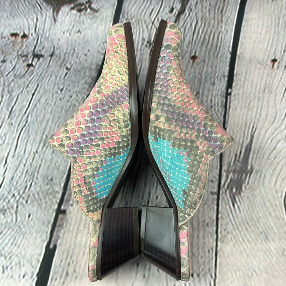 OAK TREE WESTERN WEAR Muti Color Snakeskin Print Leather Low Heel Mules - Picture 16 of 17